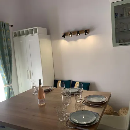 La Du Port - Cosy - Clim - Proche - 4 Personnes Holiday home